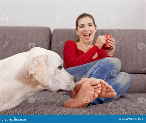 teen feet lick|Foot Fetishes: 8 FAQs About Why It Happens, Ways to Play,。